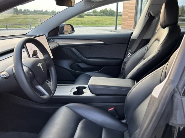 Черный Тесла Модель 3, объемом двигателя 0 л и пробегом 66 тыс. км за 18000 $, фото 3 на Automoto.ua
