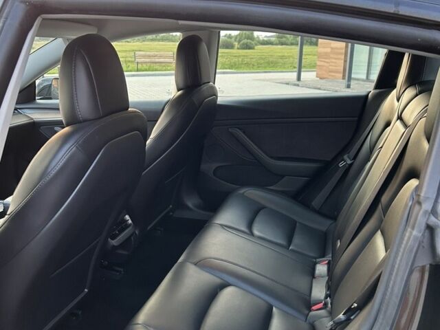 Черный Тесла Модель 3, объемом двигателя 0 л и пробегом 66 тыс. км за 18000 $, фото 6 на Automoto.ua