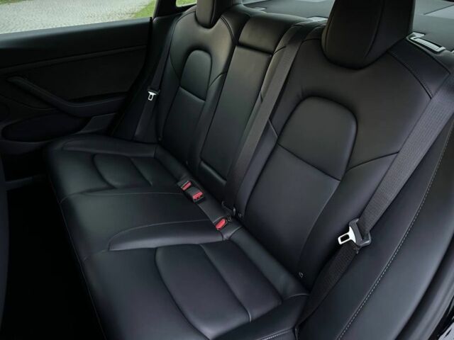 Чорний Тесла Модель 3, об'ємом двигуна 0 л та пробігом 70 тис. км за 17400 $, фото 14 на Automoto.ua