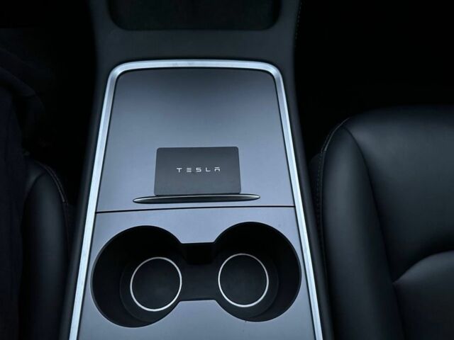 Чорний Тесла Модель 3, об'ємом двигуна 0 л та пробігом 70 тис. км за 17400 $, фото 10 на Automoto.ua