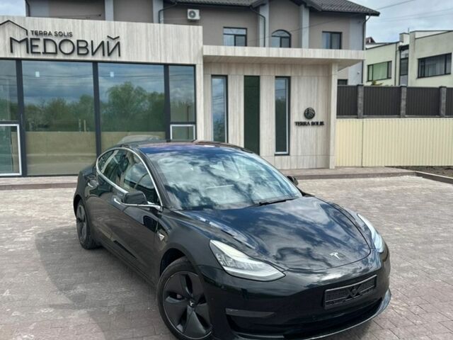 Чорний Тесла Модель 3, об'ємом двигуна 0 л та пробігом 200 тис. км за 12500 $, фото 1 на Automoto.ua