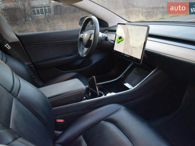 Чорний Тесла Модель 3, об'ємом двигуна 0 л та пробігом 71 тис. км за 22990 $, фото 23 на Automoto.ua