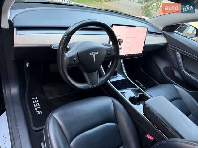 Чорний Тесла Модель 3, об'ємом двигуна 0 л та пробігом 123 тис. км за 18500 $, фото 18 на Automoto.ua