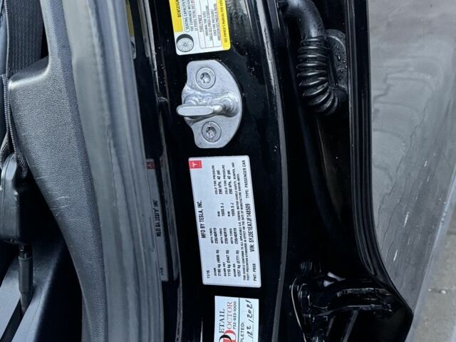 Черный Тесла Модель 3, объемом двигателя 0 л и пробегом 221 тыс. км за 15800 $, фото 8 на Automoto.ua