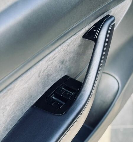 Черный Тесла Модель 3, объемом двигателя 0 л и пробегом 119 тыс. км за 16900 $, фото 25 на Automoto.ua