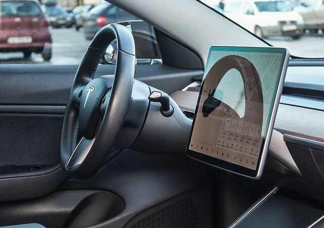 Тесла Модель 3 2018 в Рахове на Automoto.ua Черный Тесла Модель 3, объемом двигателя 0 л и пробегом 93 тыс. км за 14500 $, фото 11 на Automoto.ua