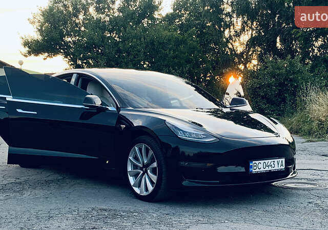 Чорний Тесла Модель 3, об'ємом двигуна 0 л та пробігом 96 тис. км за 18600 $, фото 5 на Automoto.ua