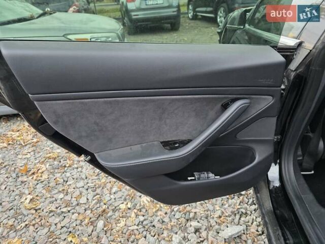 Чорний Тесла Модель 3, об'ємом двигуна 0 л та пробігом 130 тис. км за 12700 $, фото 8 на Automoto.ua