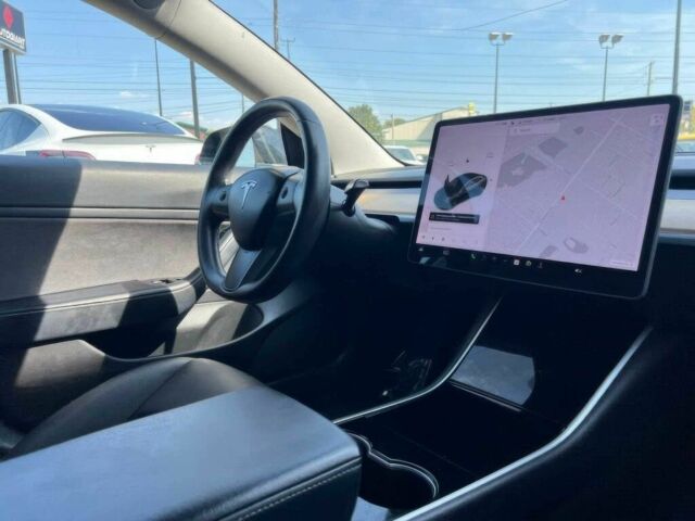 Чорний Тесла Модель 3, об'ємом двигуна 0 л та пробігом 49 тис. км за 5100 $, фото 10 на Automoto.ua