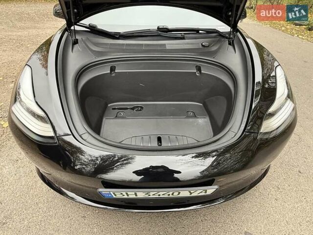Черный Тесла Модель 3, объемом двигателя 0 л и пробегом 102 тыс. км за 18900 $, фото 78 на Automoto.ua