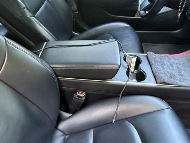 Черный Тесла Модель 3, объемом двигателя 0 л и пробегом 120 тыс. км за 18000 $, фото 2 на Automoto.ua