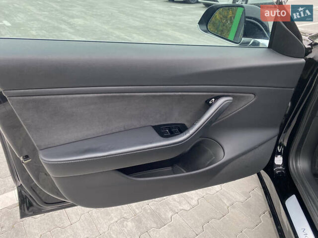 Чорний Тесла Модель 3, об'ємом двигуна 0 л та пробігом 85 тис. км за 17500 $, фото 7 на Automoto.ua