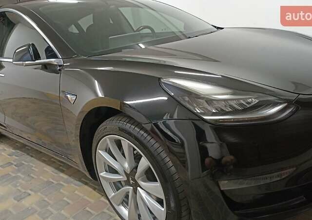 Тесла Модель 3 2018 у Умани на Automoto.ua Чорний Тесла Модель 3, об'ємом двигуна 0 л та пробігом 201 тис. км за 19000 $, фото 14 на Automoto.ua