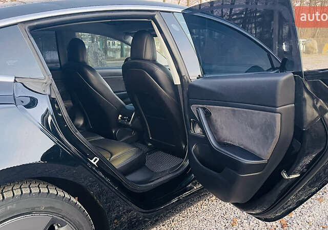 Чорний Тесла Модель 3, об'ємом двигуна 0 л та пробігом 180 тис. км за 16400 $, фото 24 на Automoto.ua