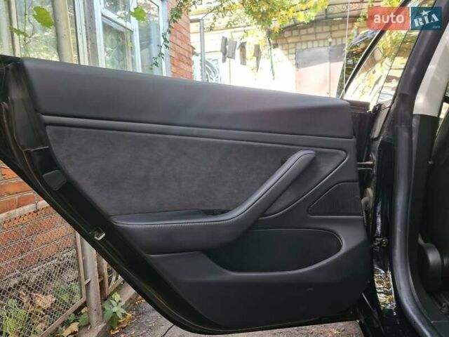 Черный Тесла Модель 3, объемом двигателя 0 л и пробегом 79 тыс. км за 26999 $, фото 11 на Automoto.ua