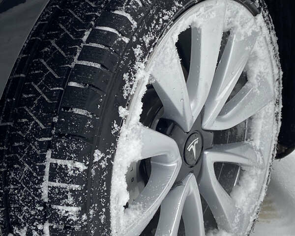 Черный Тесла Модель 3, объемом двигателя 0 л и пробегом 110 тыс. км за 15000 $, фото 4 на Automoto.ua