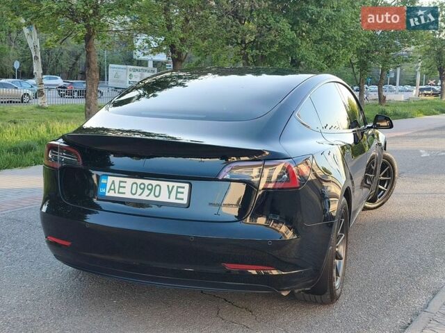 Черный Тесла Модель 3, объемом двигателя 0 л и пробегом 98 тыс. км за 16900 $, фото 4 на Automoto.ua