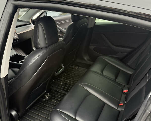 Черный Тесла Модель 3, объемом двигателя 0 л и пробегом 92 тыс. км за 18499 $, фото 7 на Automoto.ua