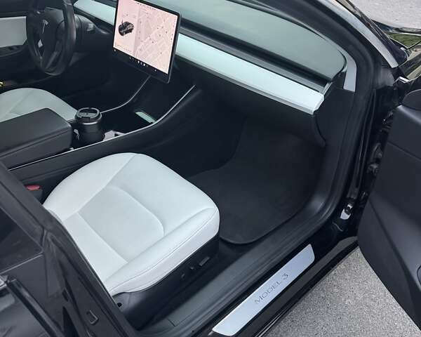 Черный Тесла Модель 3, объемом двигателя 0 л и пробегом 110 тыс. км за 18500 $, фото 10 на Automoto.ua