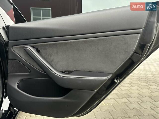 Черный Тесла Модель 3, объемом двигателя 0 л и пробегом 114 тыс. км за 16750 $, фото 42 на Automoto.ua