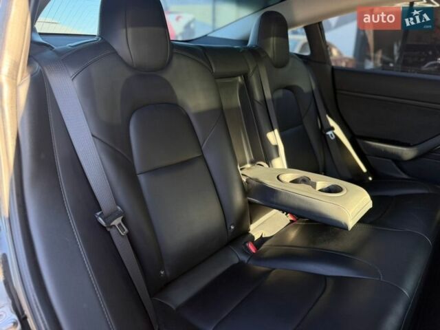 Черный Тесла Модель 3, объемом двигателя 0 л и пробегом 100 тыс. км за 13499 $, фото 52 на Automoto.ua