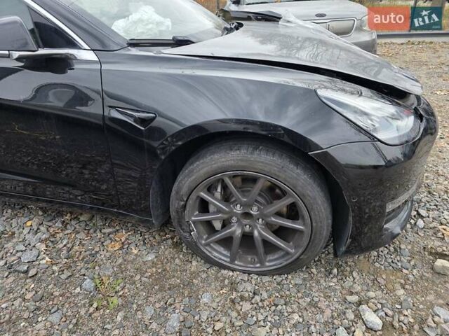 Чорний Тесла Модель 3, об'ємом двигуна 0 л та пробігом 130 тис. км за 12700 $, фото 28 на Automoto.ua
