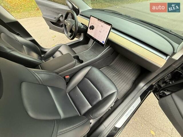 Черный Тесла Модель 3, объемом двигателя 0 л и пробегом 102 тыс. км за 18900 $, фото 63 на Automoto.ua