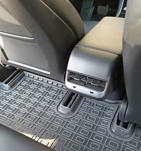 Тесла Модель 3 2018 у Умани на Automoto.ua Чорний Тесла Модель 3, об'ємом двигуна 0 л та пробігом 201 тис. км за 19000 $, фото 37 на Automoto.ua