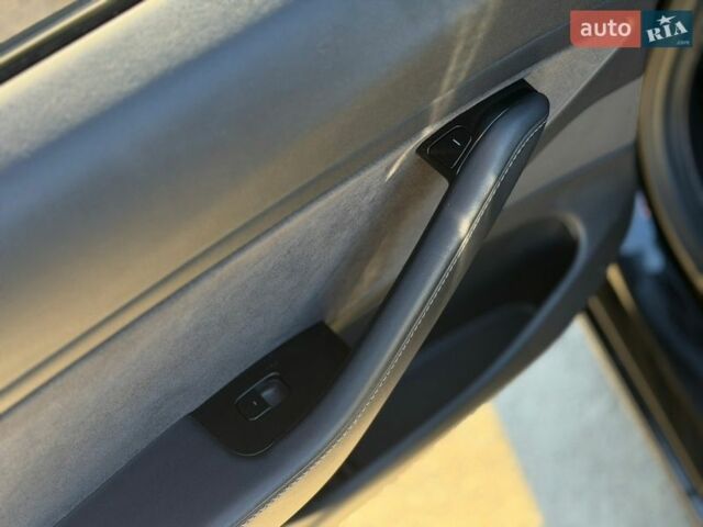 Черный Тесла Модель 3, объемом двигателя 0 л и пробегом 100 тыс. км за 13499 $, фото 44 на Automoto.ua