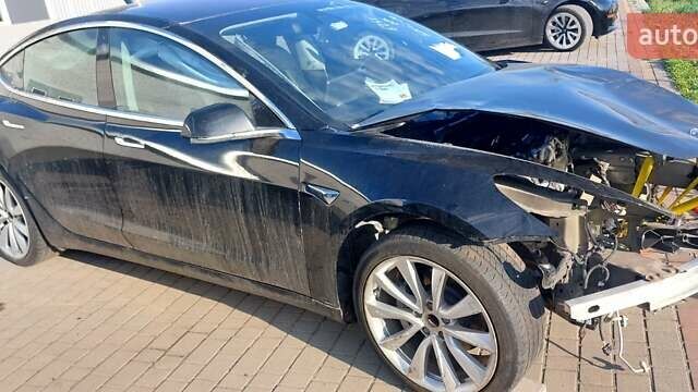 Черный Тесла Модель 3, объемом двигателя 0 л и пробегом 75 тыс. км за 8500 $, фото 7 на Automoto.ua