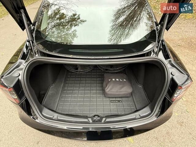 Черный Тесла Модель 3, объемом двигателя 0 л и пробегом 102 тыс. км за 18900 $, фото 76 на Automoto.ua