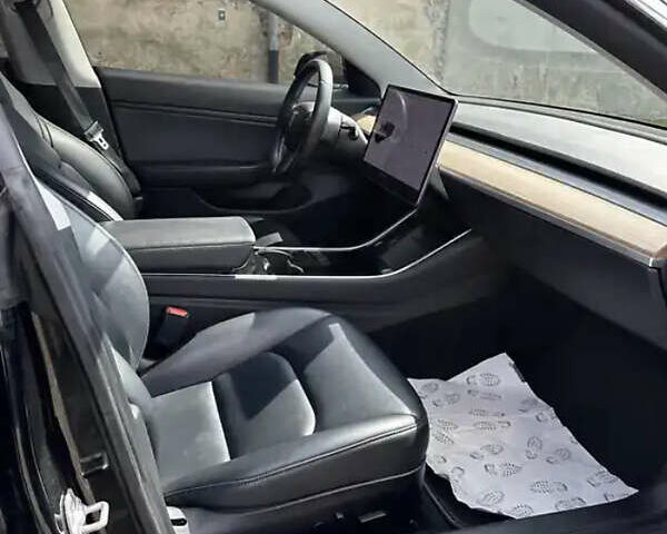 Чорний Тесла Модель 3, об'ємом двигуна 0 л та пробігом 128 тис. км за 18200 $, фото 7 на Automoto.ua