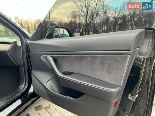 Чорний Тесла Модель 3, об'ємом двигуна 0 л та пробігом 46 тис. км за 18000 $, фото 9 на Automoto.ua