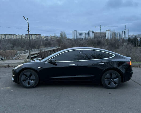 Чорний Тесла Модель 3, об'ємом двигуна 0 л та пробігом 100 тис. км за 15500 $, фото 4 на Automoto.ua