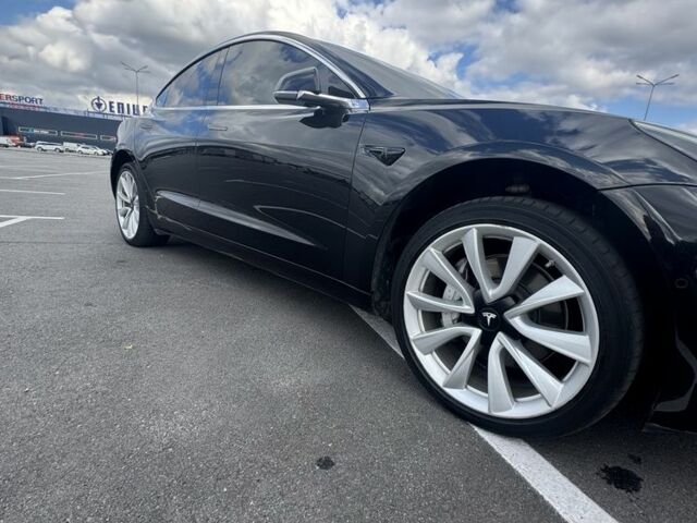 Тесла Модель 3 2018 в Днепре (Днепропетровске) на Automoto.ua Черный Тесла Модель 3, объемом двигателя 0 л и пробегом 135 тыс. км за 18200 $, фото 6 на Automoto.ua