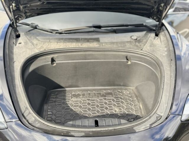 Тесла Модель 3 2018 в Днепре (Днепропетровске) на Automoto.ua Черный Тесла Модель 3, объемом двигателя 0 л и пробегом 135 тыс. км за 18200 $, фото 14 на Automoto.ua