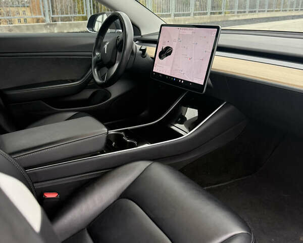 Черный Тесла Модель 3, объемом двигателя 0 л и пробегом 130 тыс. км за 15100 $, фото 20 на Automoto.ua