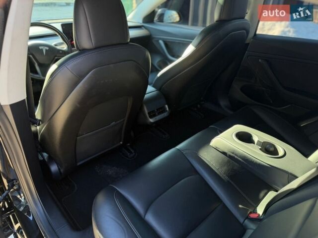 Черный Тесла Модель 3, объемом двигателя 0 л и пробегом 100 тыс. км за 13499 $, фото 39 на Automoto.ua