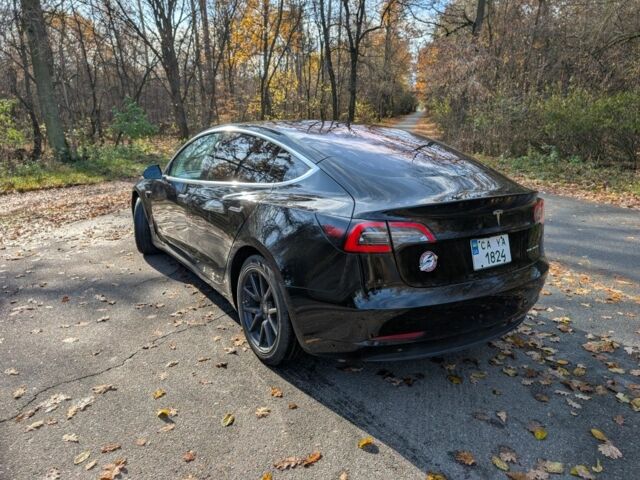 Черный Тесла Модель 3, объемом двигателя 0 л и пробегом 130 тыс. км за 17500 $, фото 3 на Automoto.ua