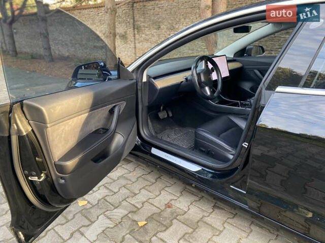 Черный Тесла Модель 3, объемом двигателя 0 л и пробегом 160 тыс. км за 14500 $, фото 13 на Automoto.ua