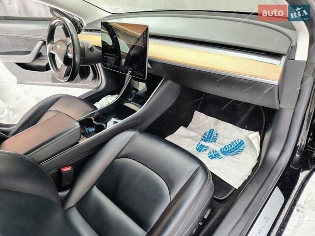 Чорний Тесла Модель 3, об'ємом двигуна 0 л та пробігом 70 тис. км за 17600 $, фото 20 на Automoto.ua