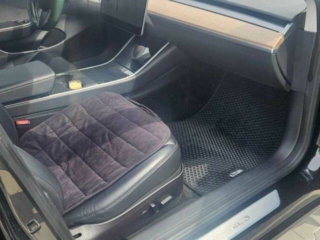 Чорний Тесла Модель 3, об'ємом двигуна 0 л та пробігом 208 тис. км за 16500 $, фото 19 на Automoto.ua