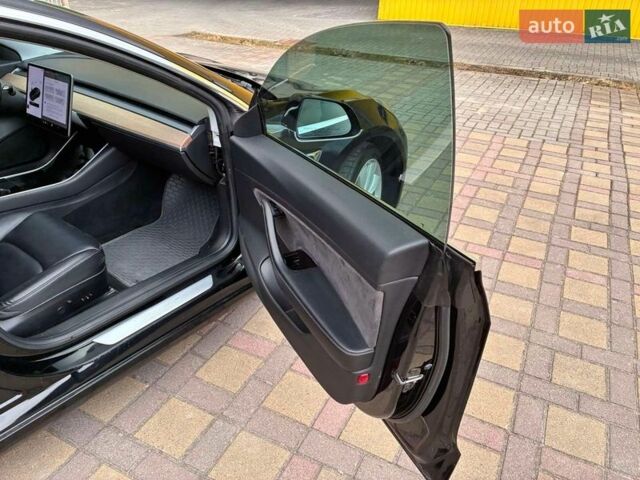 Черный Тесла Модель 3, объемом двигателя 0 л и пробегом 89 тыс. км за 18500 $, фото 23 на Automoto.ua