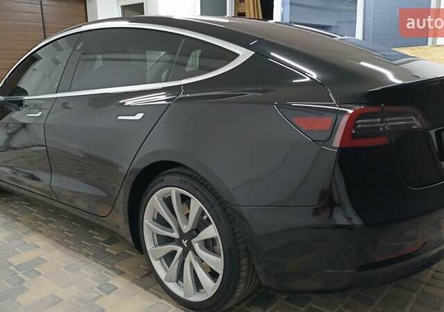 Тесла Модель 3 2018 у Умани на Automoto.ua Чорний Тесла Модель 3, об'ємом двигуна 0 л та пробігом 201 тис. км за 19000 $, фото 12 на Automoto.ua