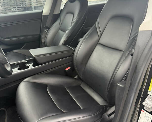 Черный Тесла Модель 3, объемом двигателя 0 л и пробегом 130 тыс. км за 15100 $, фото 32 на Automoto.ua