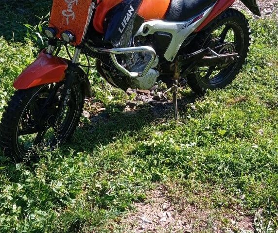 Чорний Тесла Модель 3, об'ємом двигуна 0 л та пробігом 200 тис. км за 14999 $, фото 2 на Automoto.ua