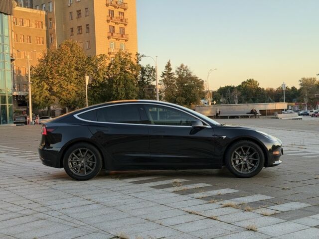 Чорний Тесла Модель 3, об'ємом двигуна 0 л та пробігом 200 тис. км за 15070 $, фото 5 на Automoto.ua