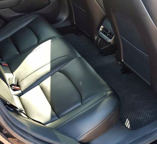 Черный Тесла Модель 3, объемом двигателя 0 л и пробегом 205 тыс. км за 15700 $, фото 12 на Automoto.ua