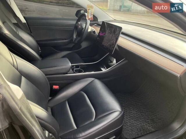 Черный Тесла Модель 3, объемом двигателя 0 л и пробегом 160 тыс. км за 16500 $, фото 54 на Automoto.ua