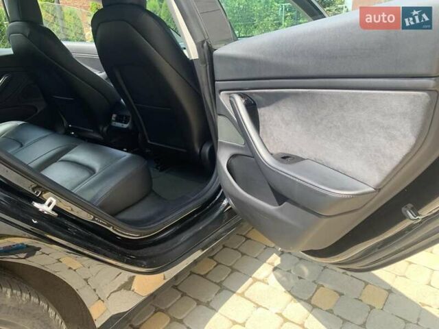Чорний Тесла Модель 3, об'ємом двигуна 0 л та пробігом 124 тис. км за 18700 $, фото 13 на Automoto.ua